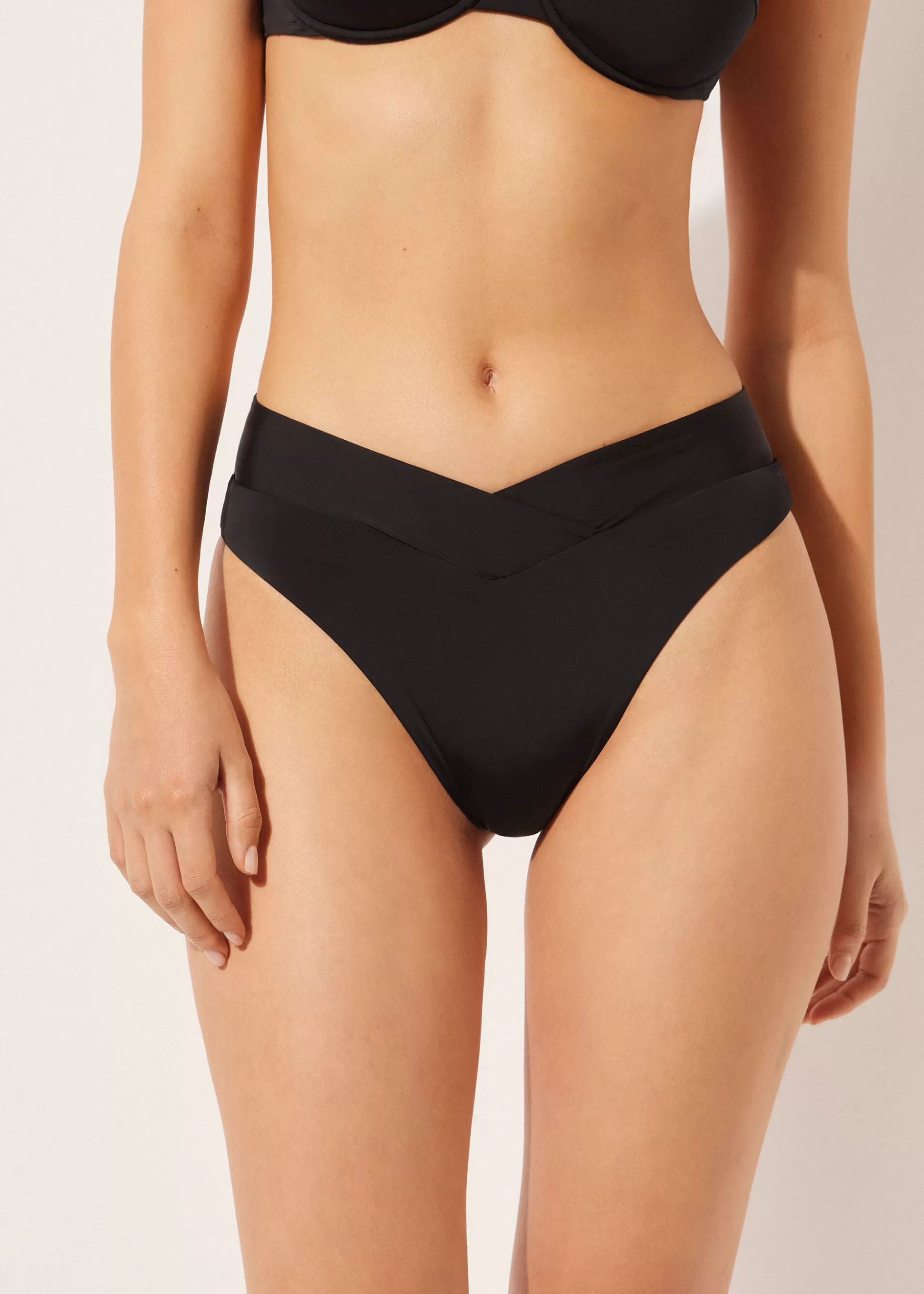 Bikini | Braguitas Bikini-Calzedonia Brasileña Cintura Alta en V Bikini Indonesia Negroindonesia