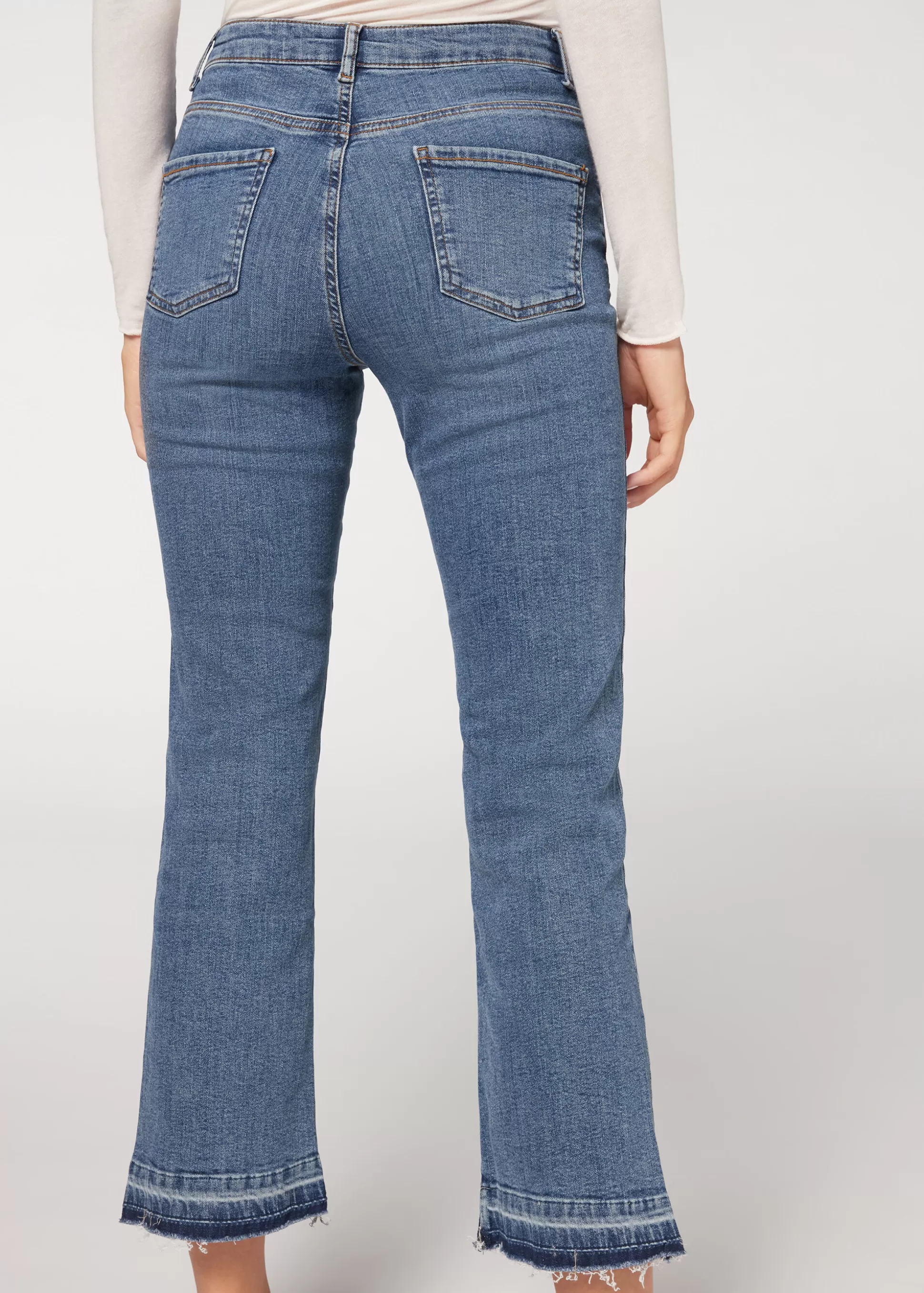 Vaqueros | Pantalones-Calzedonia Vaqueros Cropped acampanados Azulvaqueroclaro